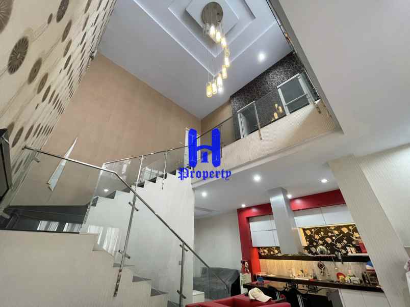 dijual villa komplek citra garden