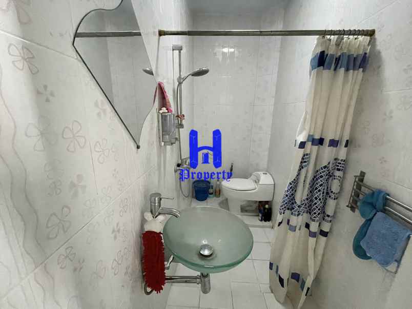 dijual villa komplek citra garden