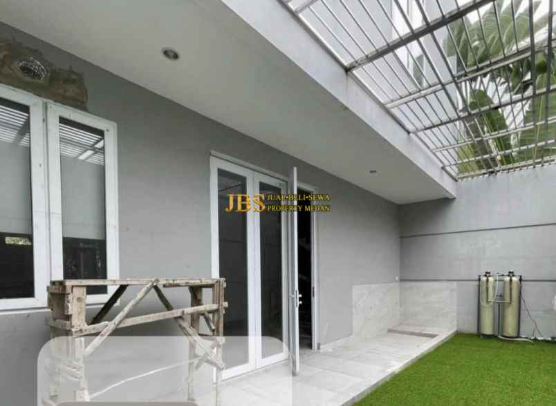 dijual villa komplek citraland gama