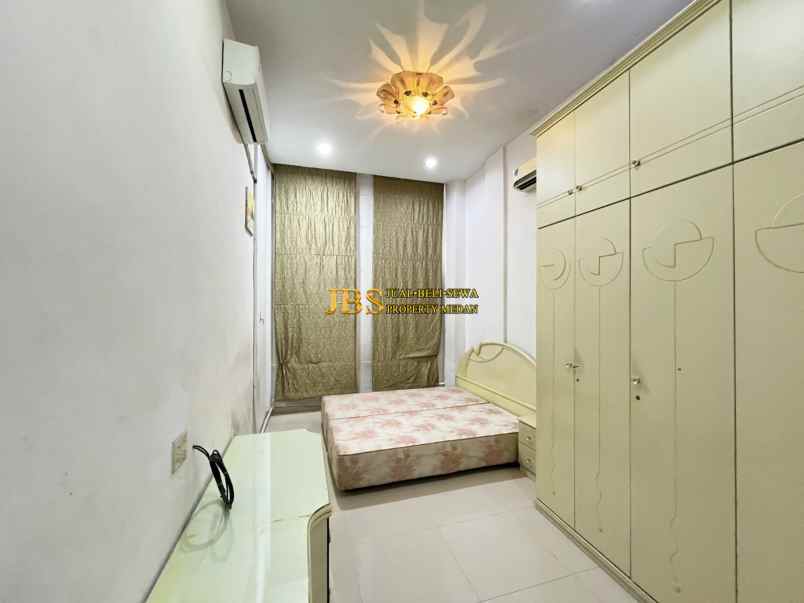 dijual villa komplek hock lie mas jalan