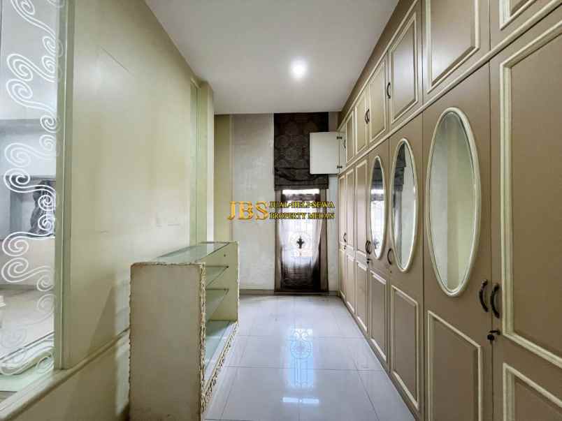 dijual villa komplek hock lie mas jalan