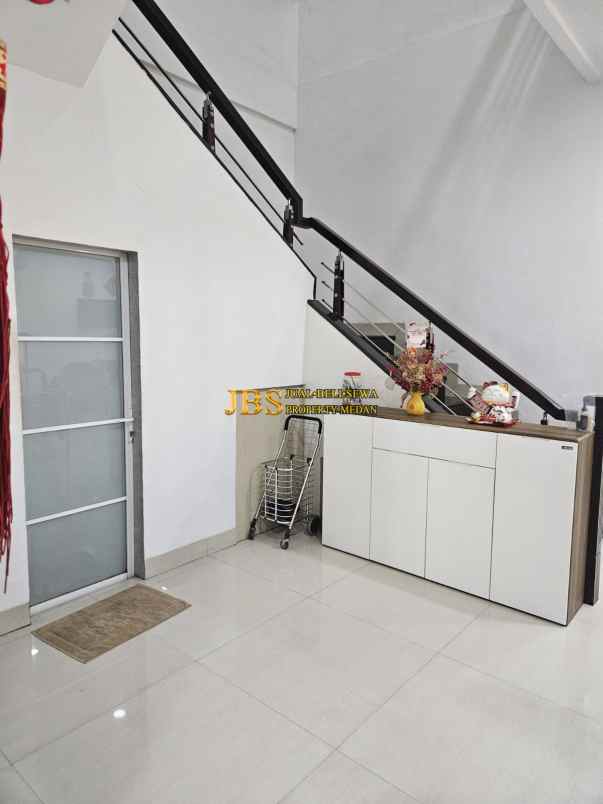 dijual villa komplek mutiara residence