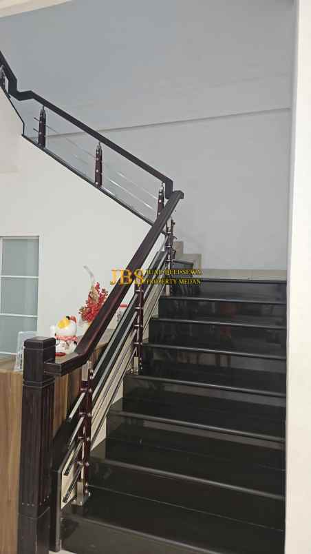 dijual villa komplek mutiara residence