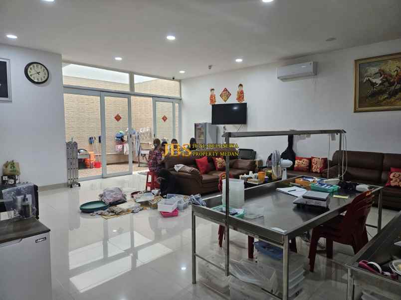 dijual villa komplek mutiara residence