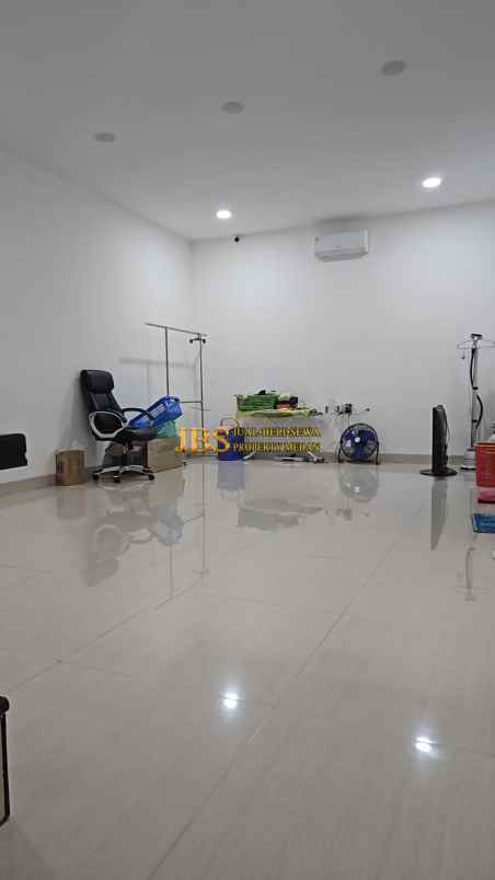 dijual villa komplek mutiara residence