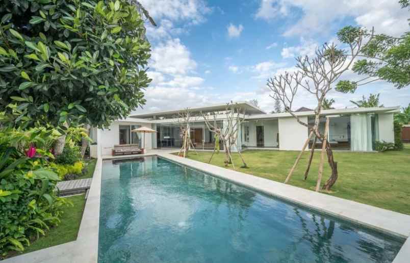 dijual villa lokasi babakan canggu bali