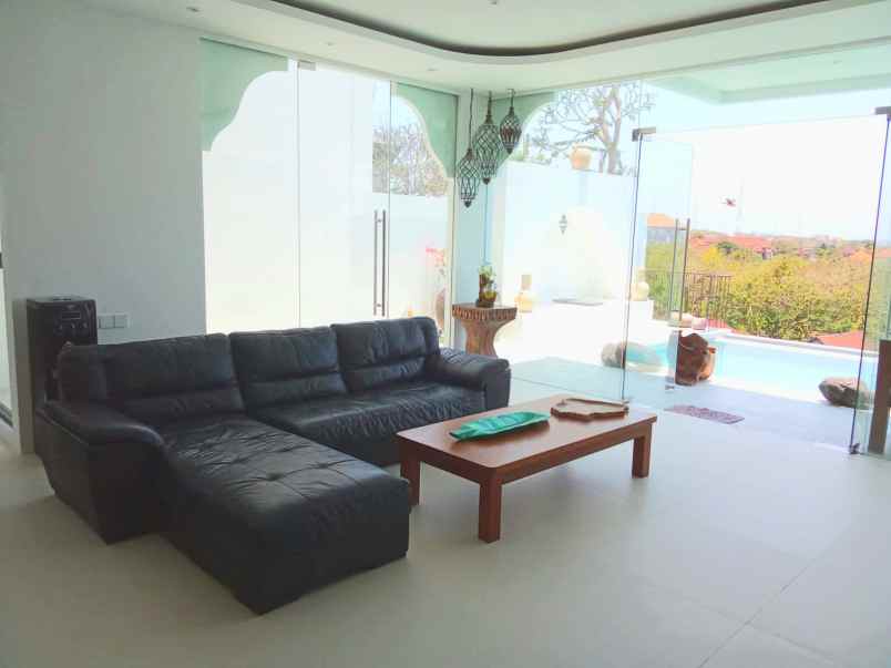 dijual villa ungasan kuta selatan