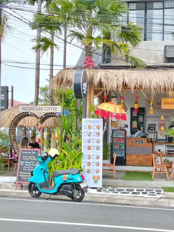 dijual warung cafe business jl nelayan canggu bali