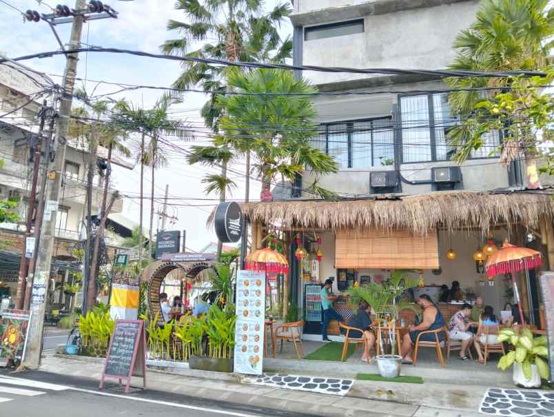 dijual warung cafe business jl nelayan canggu bali