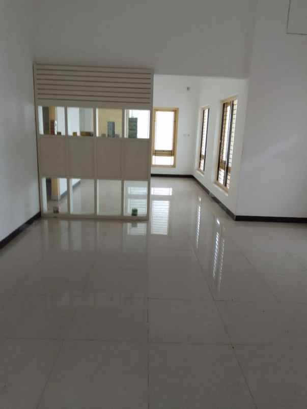 disewakan gudang siap pakai di madiun