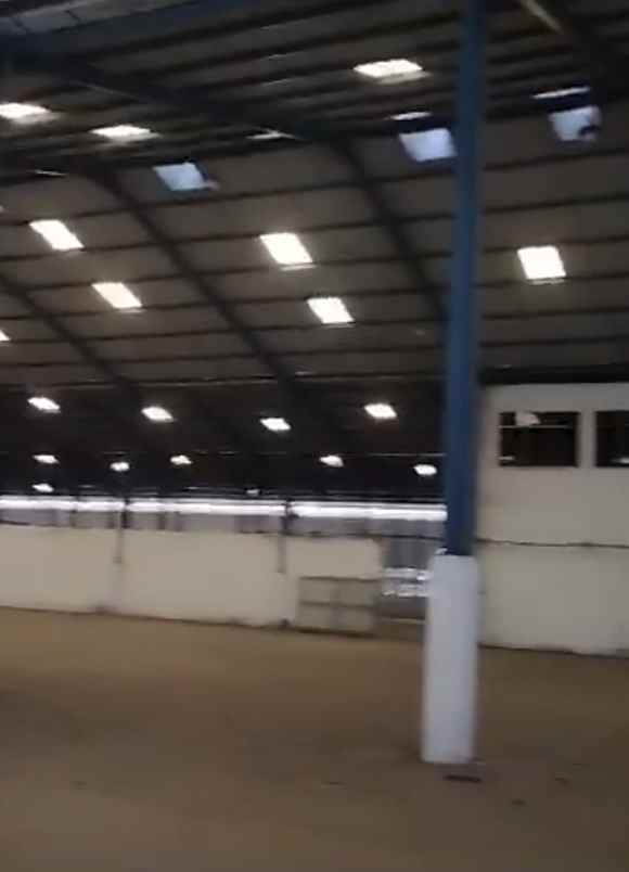 disewakan gudang siap pakai di tambak sawah