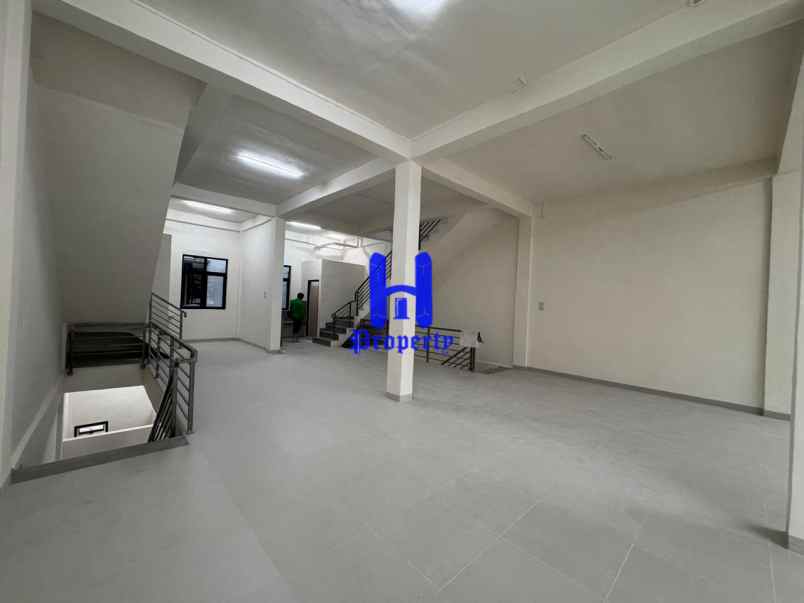 disewakan ruko gudang kantor komplek cbd polonia blok aa
