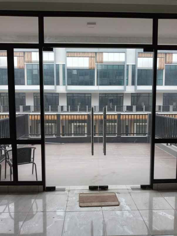 disewakan ruko gudang kantor ruko crystal commercial