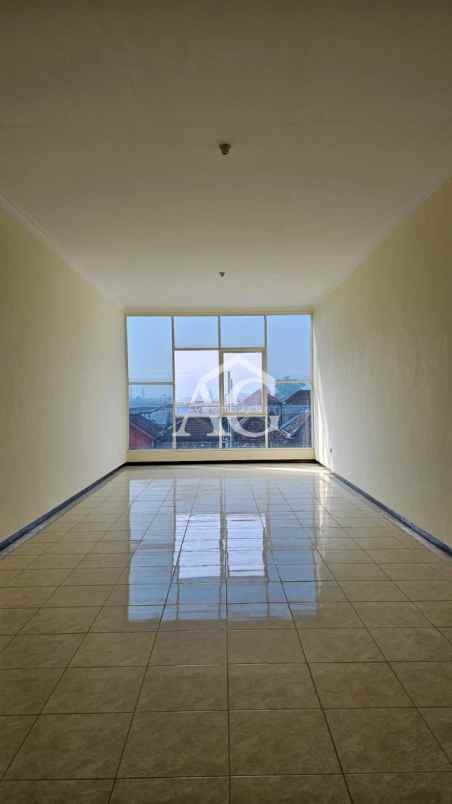 disewakan ruko strategis 3 lantai di kebalen malang