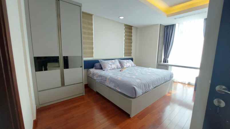 disewakan rumah apt the kensington kelapa