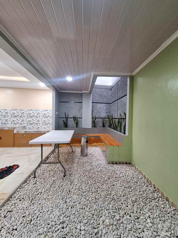 disewakan rumah baru renovasi dalam komplek siap huni