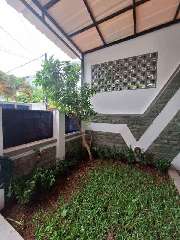 disewakan rumah baru renovasi dalam komplek siap huni