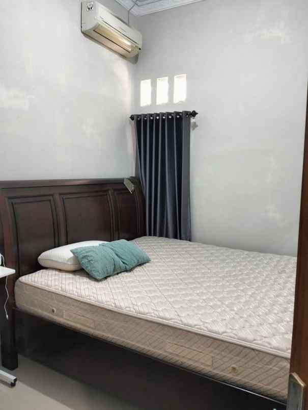 disewakan rumah belakang umy