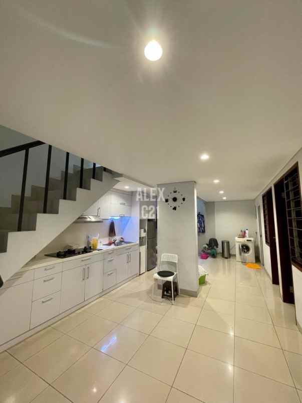 disewakan rumah cilandak timur pasar