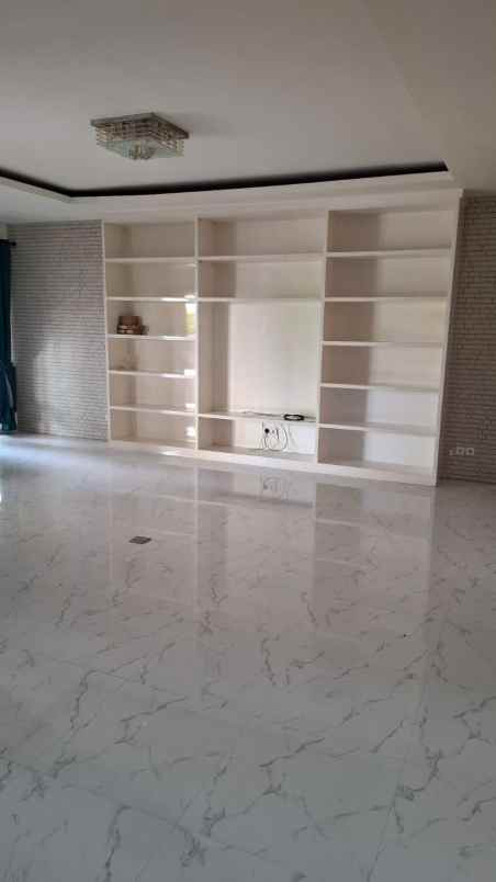 disewakan rumah cluster alamanda jakarta