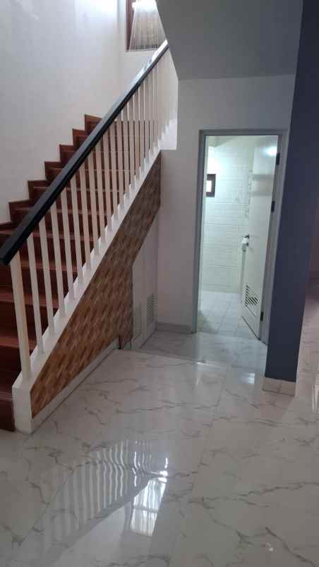 disewakan rumah cluster alamanda jakarta