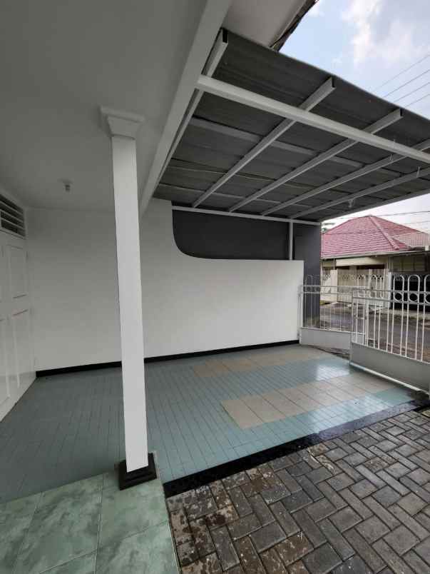 disewakan rumah darmo harapan