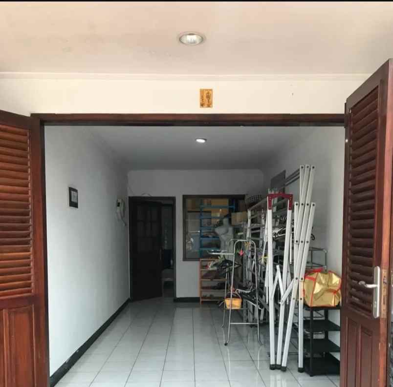 disewakan rumah di darmo permai utara full furnished