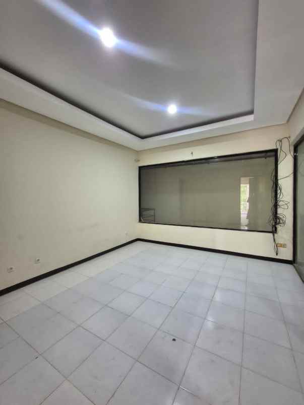 disewakan rumah di jalan utama serenity nginden