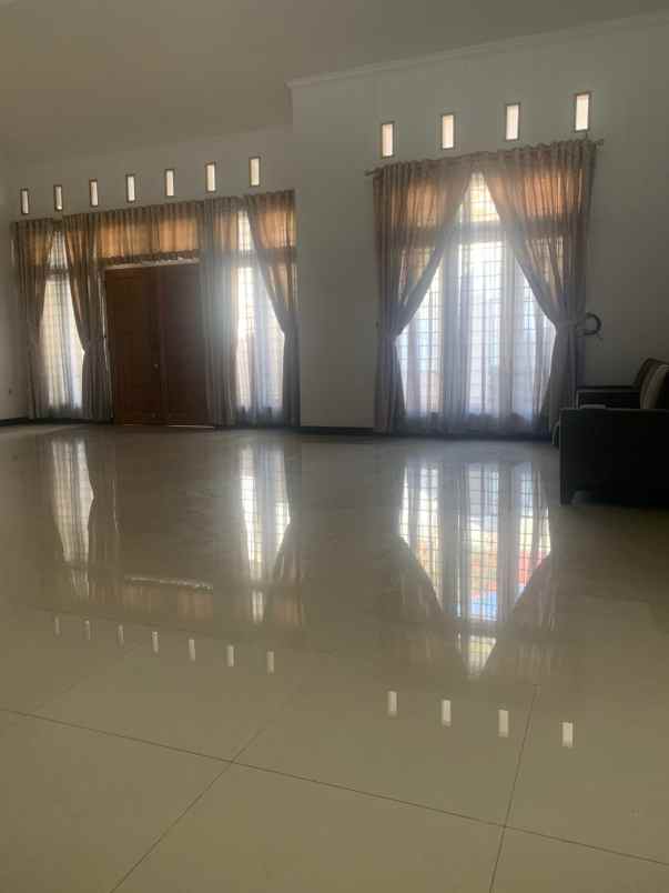 disewakan rumah duren sawit