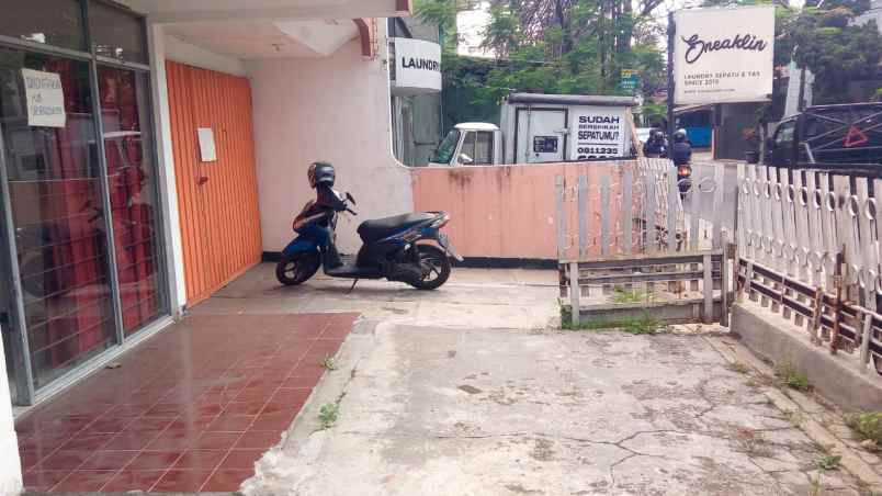 disewakan rumah jl golf raya arcamanik