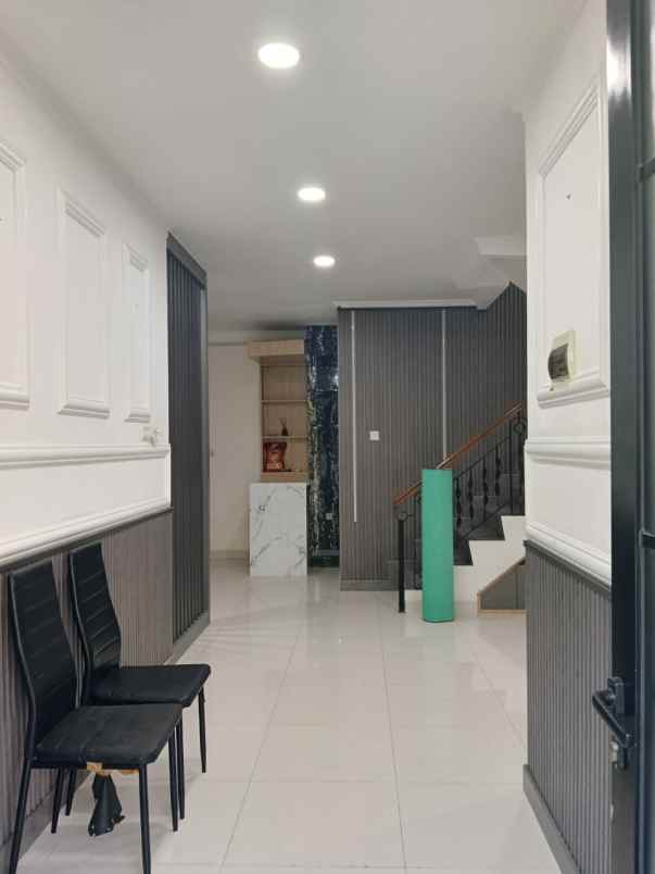 disewakan rumah komp puri intan kelapa