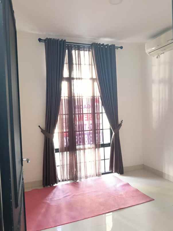 disewakan rumah komp puri intan kelapa