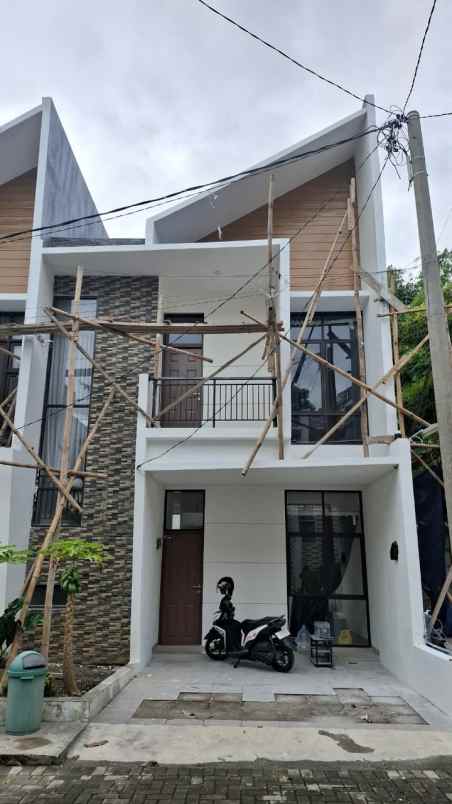 disewakan rumah komplek sariwangi