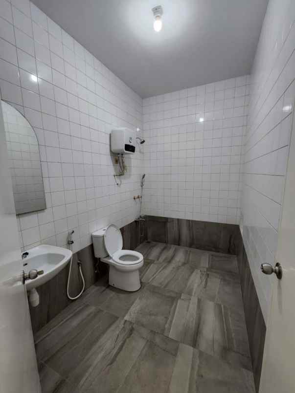 disewakan rumah kosongan di darmo harapan