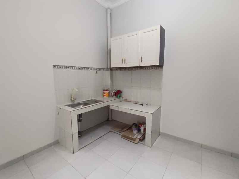 disewakan rumah kota harapan indah bekasi