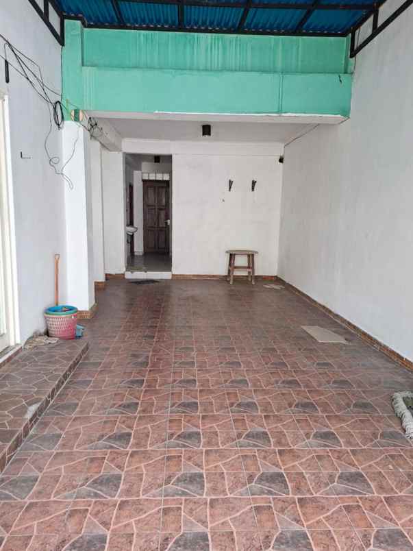 disewakan rumah manyar