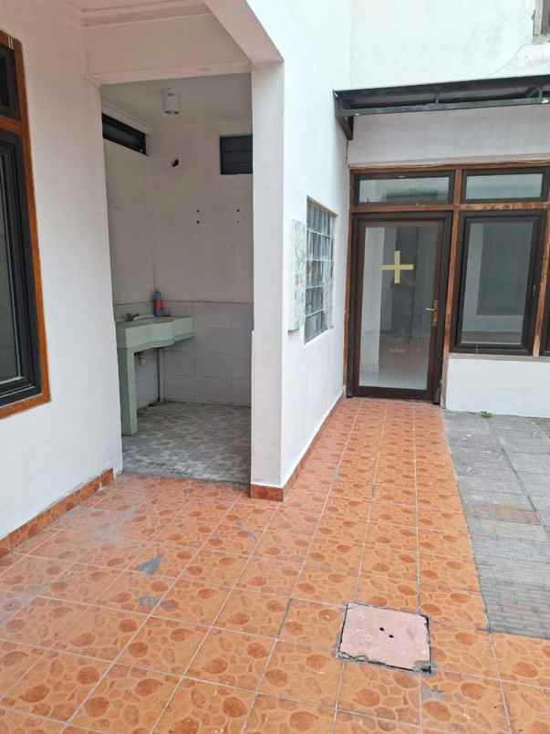 disewakan rumah manyar