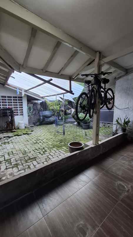 disewakan rumah raya darmo permai selatan