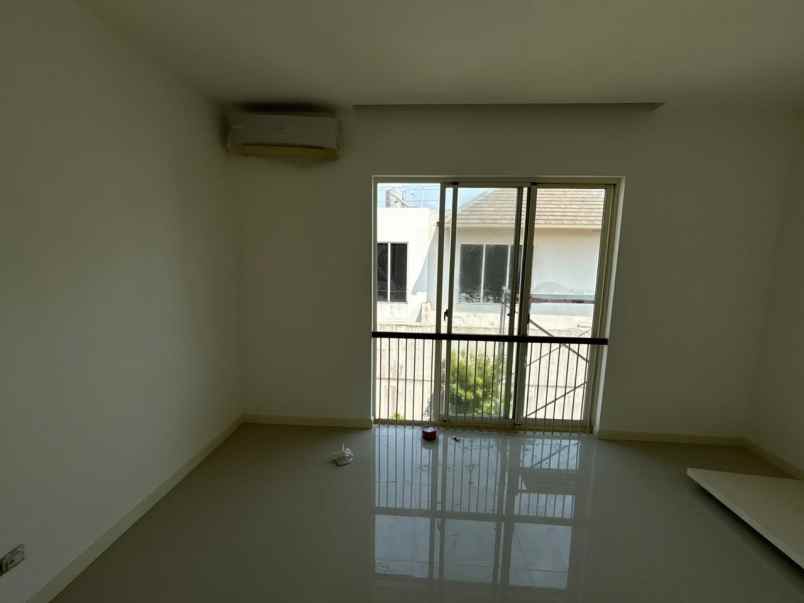 disewakan rumah royal residence cluster
