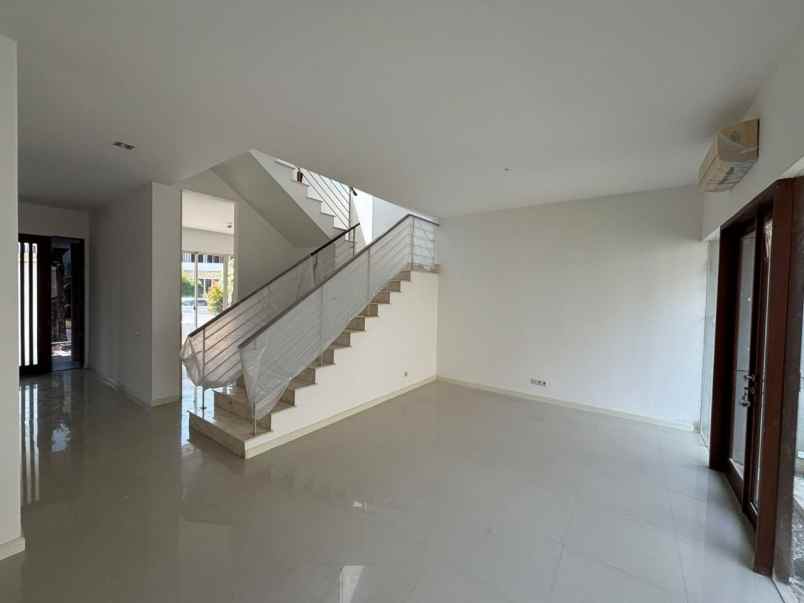 disewakan rumah royal residence cluster