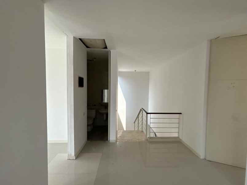 disewakan rumah royal residence cluster
