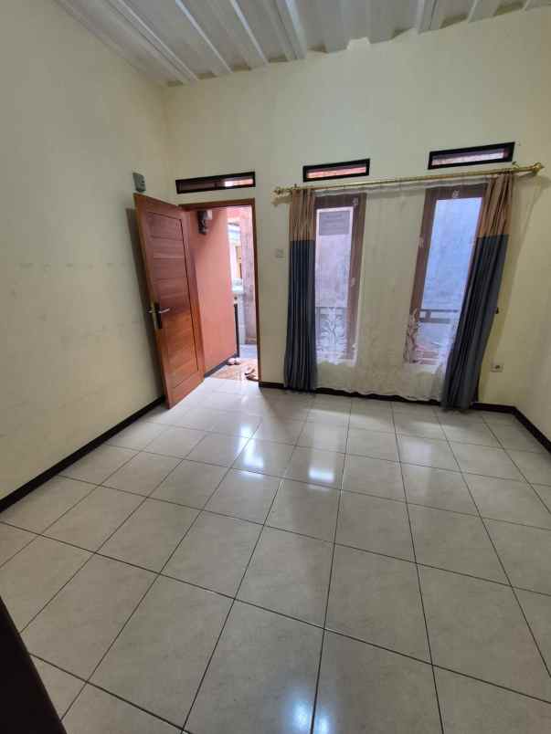 disewakan rumah sariwangi