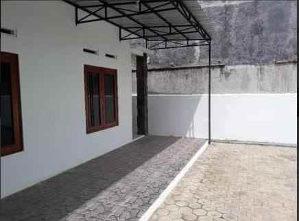 disewakan rumah strategis lt 350m amankan harga segera