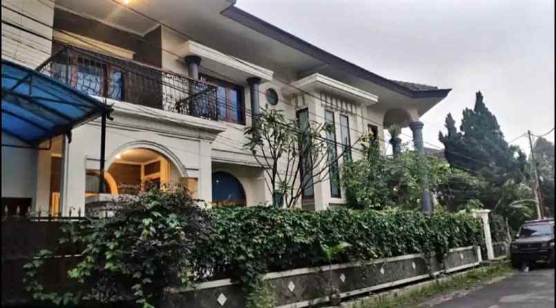 disewakan rumah sultan di antapani lokasi strategis