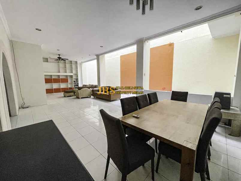 disewakan villa komplek taman malibu indah