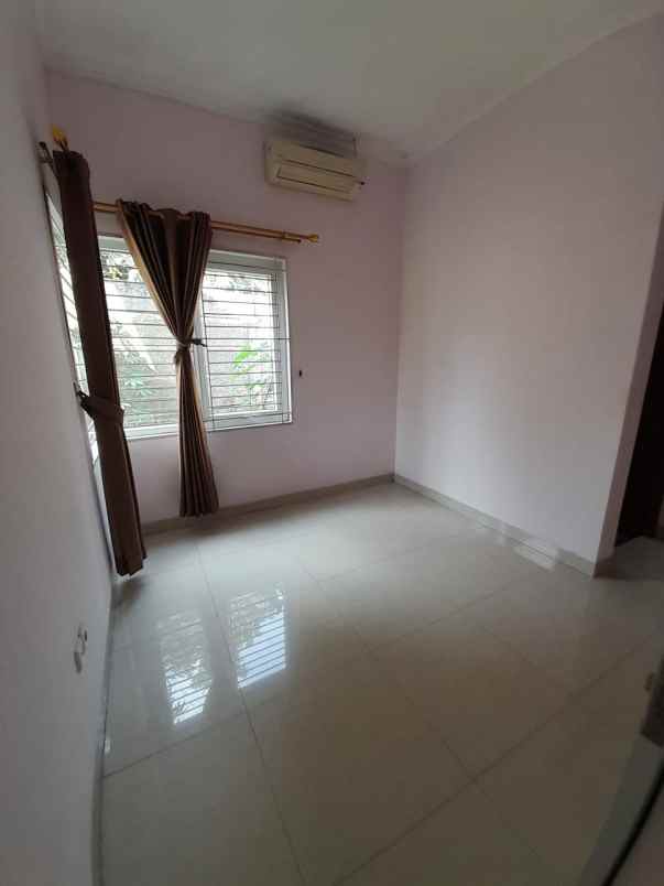 for sale rumah cibubur country hook kuldesak