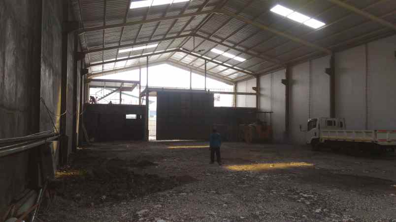 gudang di kawasan industri pasar kemis