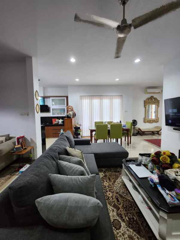 hunian tenang di veteran bintaro lt 215 shm pribadi