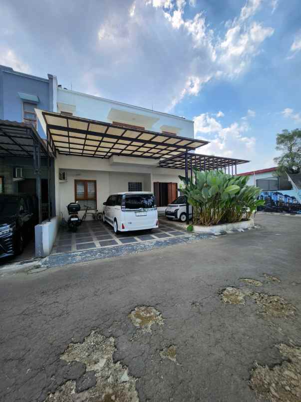 hunian tenang di veteran bintaro lt 215 shm pribadi