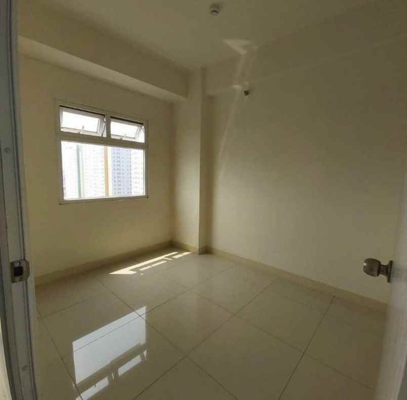 jual apartemen 2 kamar kosongan di green pramuka city
